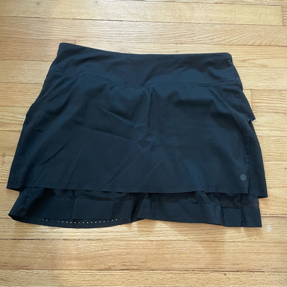 Athleta skirt with compression shorts built in M